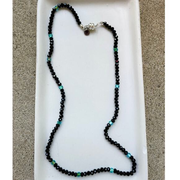 NWT, Artisan, Dainty Black Faceted Stone Necklace, Magnetic Clasp, 19" - Picture 2 of 5
